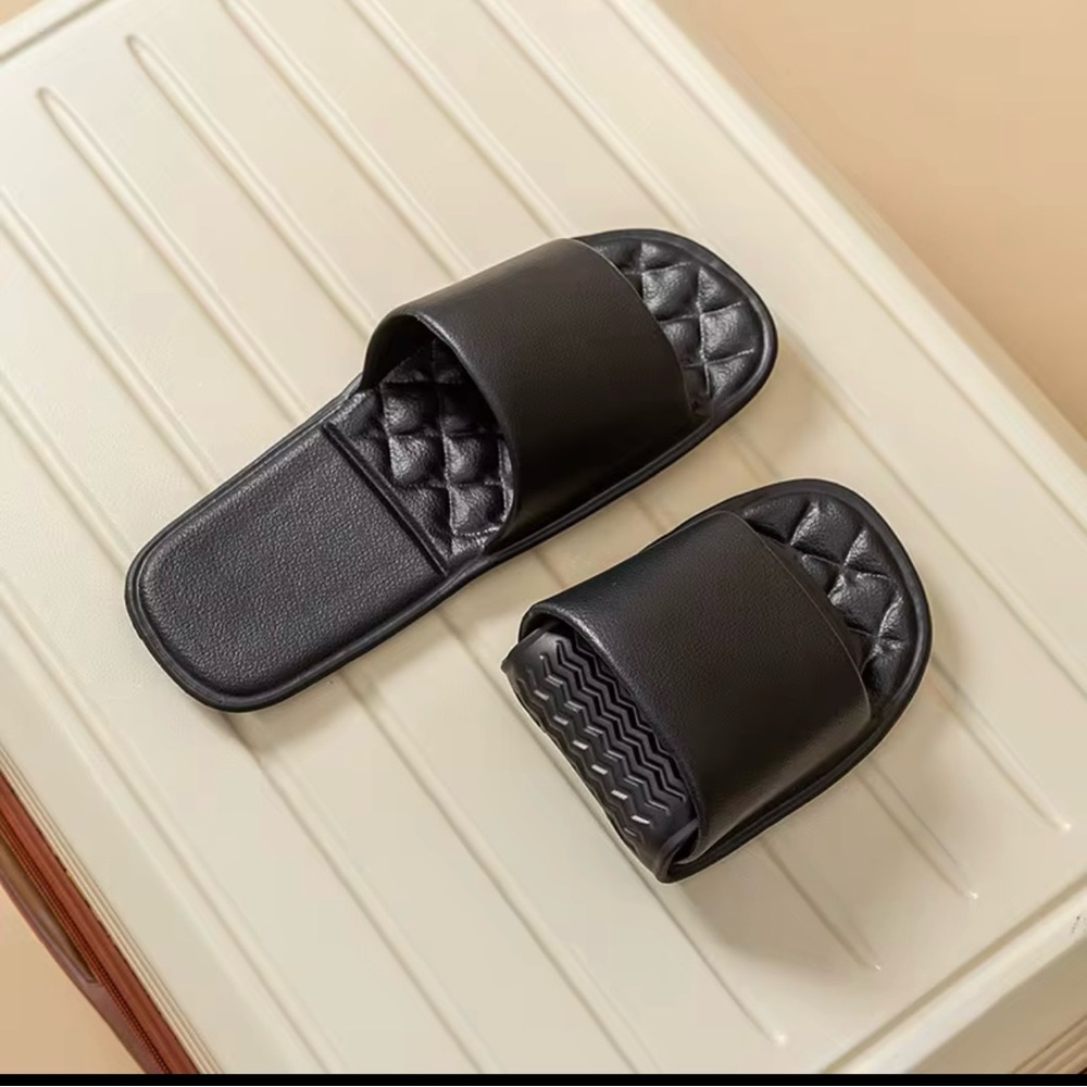 Comfortable, Foldable EVA Cushion Slippers- Great For Travel- Size S (Fits 6.5)